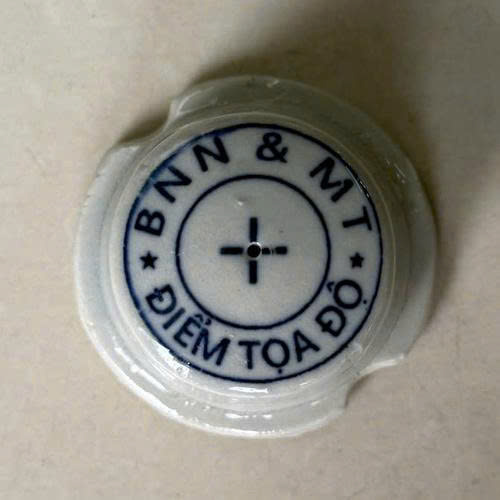 Mốc sứ trắc địa