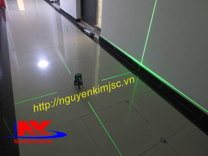 Máy cân bằng laser tia xanh Sincon SL-223G